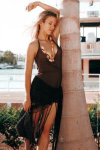 Lorie posant à Saint-Domingue lors d’un shooting exclusif pour un hors-série de Star Ac Magazine. Photographie signée Yan Forhan, photographe officiel de Lorie Pester.